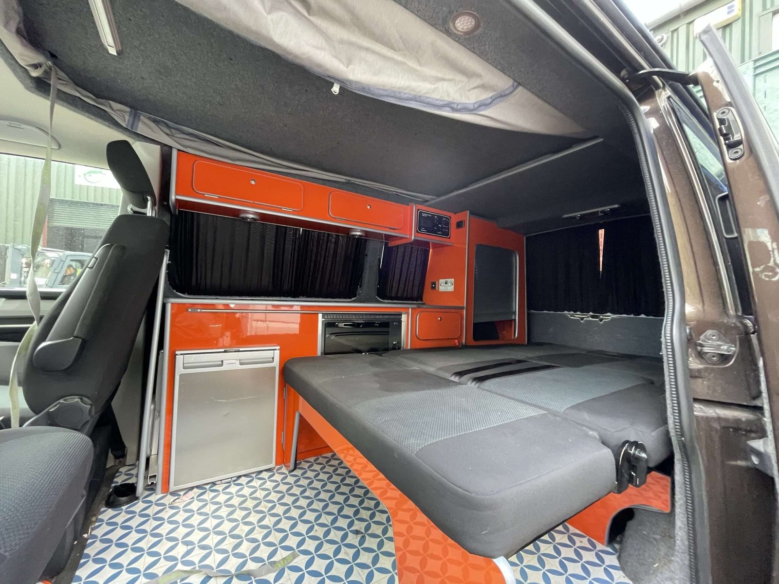 breaking van - Image 14