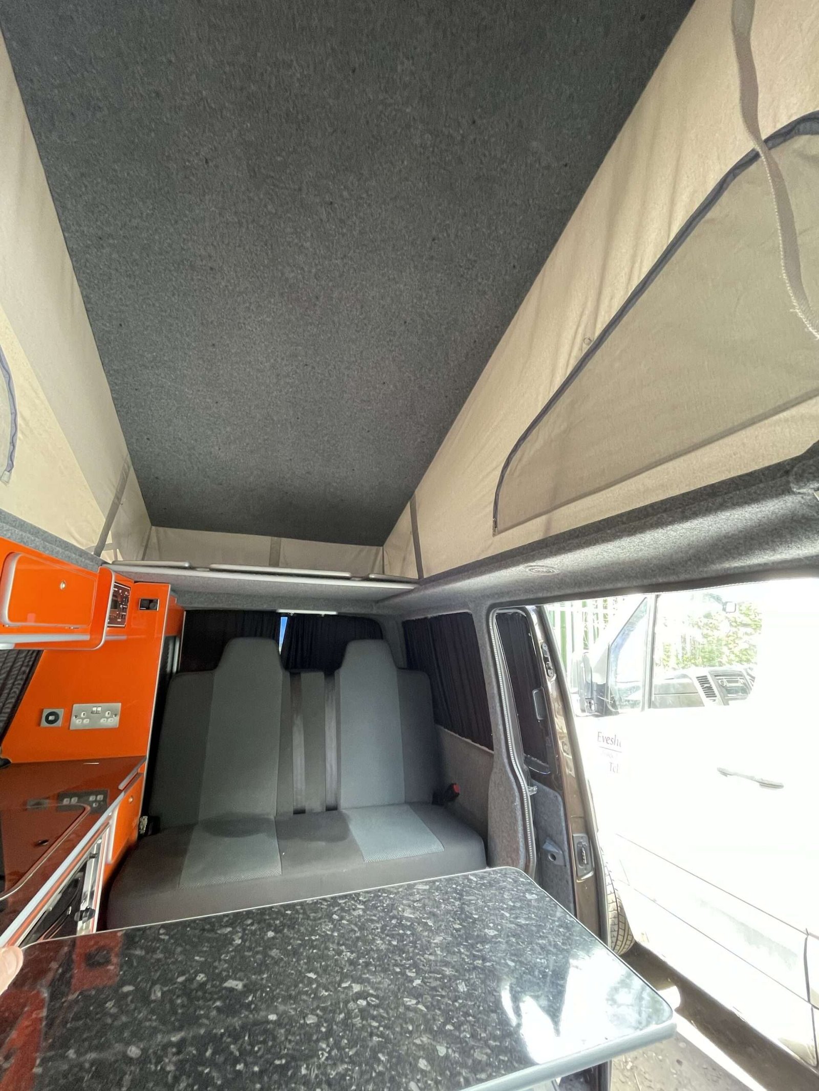 breaking van - Image 7